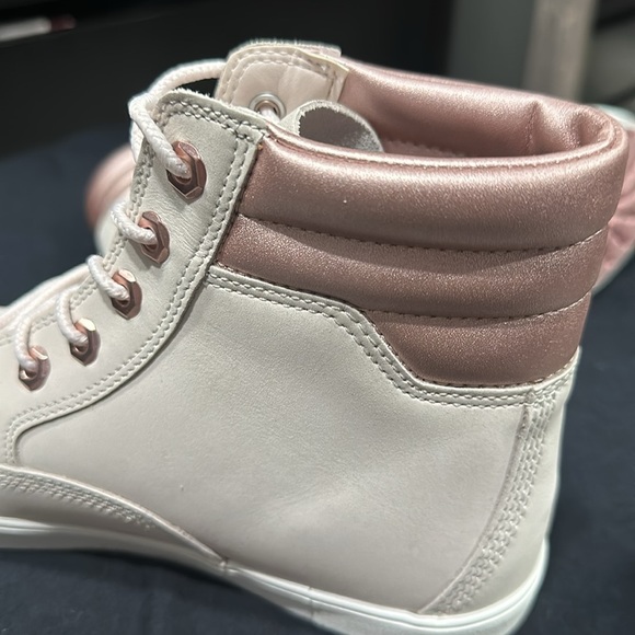 Timberland Women’s Boots - Picture 4 of 6
